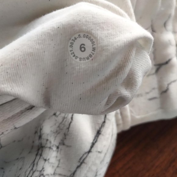 Lululemon Inner Glow High-Rise Short 3" - Picture 4 of 6